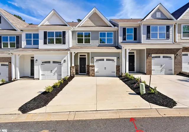 Photo 2 of Townhouse for sale at 54 Fair Village Ln, Simpsonville, SC 29680 | MLS# 1603569 | Listing updated on 2026-09-11
