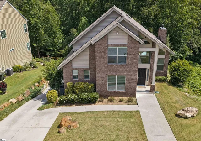 Photo 2 of Single family home for sale at 189 Chandler Crst Ct, Greer, SC 29651 | MLS# 1603707 | Listing updated on 2026-09-14