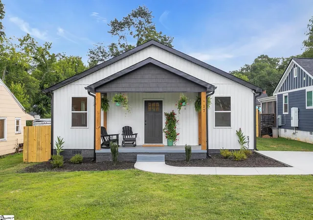 Photo 2 of Single family home for sale at 17 Sitka Ave, Greenville, SC 29607 | MLS# 1601013 | Listing updated on 2026-09-16
