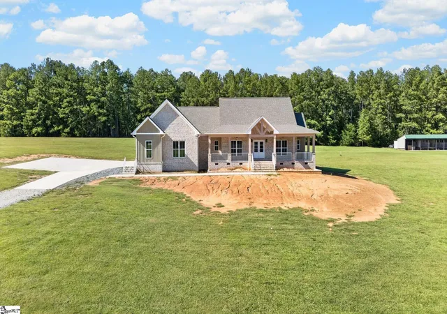 Photo 2 of Single family home for sale at 406 Casey Rd, Woodruff, SC 29388 | MLS# 1605660 | Listing updated on 2026-10-03