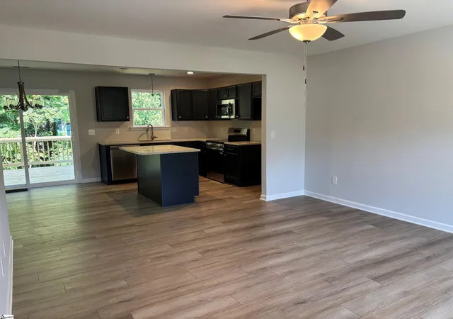 Photo 3 of Single family home for sale at 215 Juniper Leaf Wy, Greer, SC 29651 | MLS# 1591913 | Listing updated on 2026-09-18
