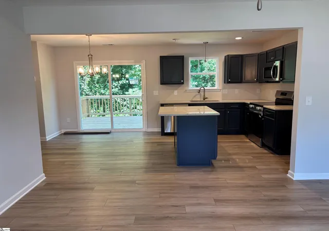 Photo 4 of Single family home for sale at 215 Juniper Leaf Wy, Greer, SC 29651 | MLS# 1591913 | Listing updated on 2026-09-18