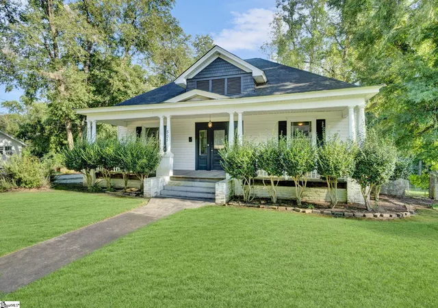 Photo 2 of Single family home for sale at 505 W Hayne St, Woodruff, SC 29388 | MLS# 1603975 | Listing updated on 2026-10-09