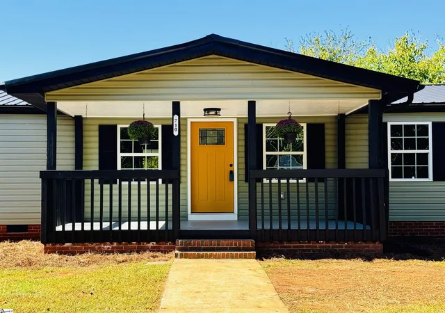 Photo 2 of Manufactured home for sale at 710 E Victor Hl Rd, Duncan, SC 29334 | MLS# 1606009 | Listing updated on 2026-10-07