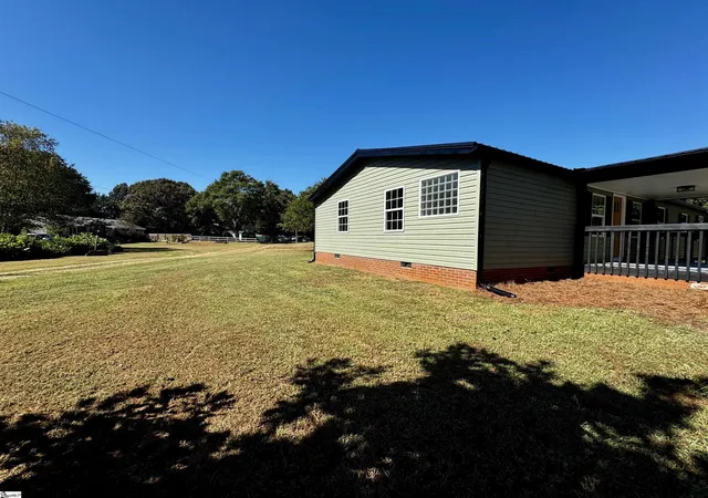 Photo 3 of Manufactured home for sale at 710 E Victor Hl Rd, Duncan, SC 29334 | MLS# 1606009 | Listing updated on 2026-10-07