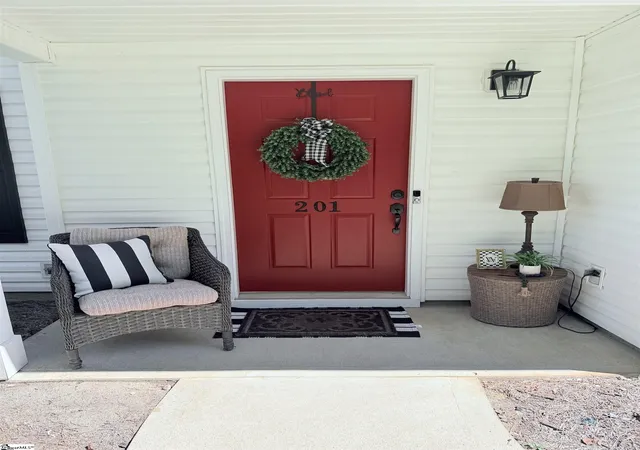 Photo 2 of Single family home for sale at 201 Garfield Ln, Simpsonville, SC 29681 | MLS# 1603149 | Listing updated on 2026-09-09