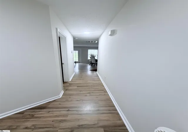 Photo 2 of Single family home for sale at 201 Garfield Ln, Simpsonville, SC 29681 | MLS# 1603149 | Listing updated on 2026-09-09