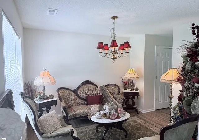 Photo 4 of Single family home for sale at 201 Garfield Ln, Simpsonville, SC 29681 | MLS# 1603149 | Listing updated on 2026-09-09