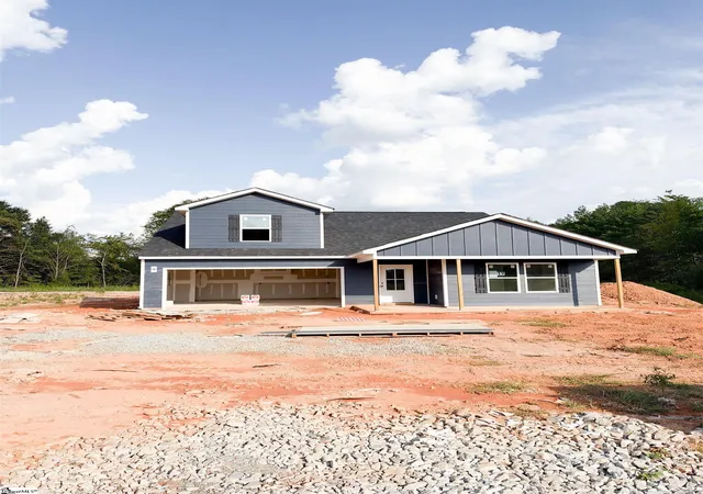 Photo 1 of Single family home for sale at 22 Henderson Rd, Gray Court, SC 29645 | MLS# 1597479 | Listing updated on 2026-09-28