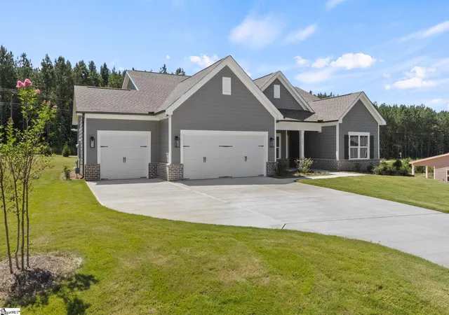 Photo 2 of Single family home for sale at 111 Nannies Cir, Williamston, SC 29697 | MLS# 1598261 | Listing updated on 2026-09-01