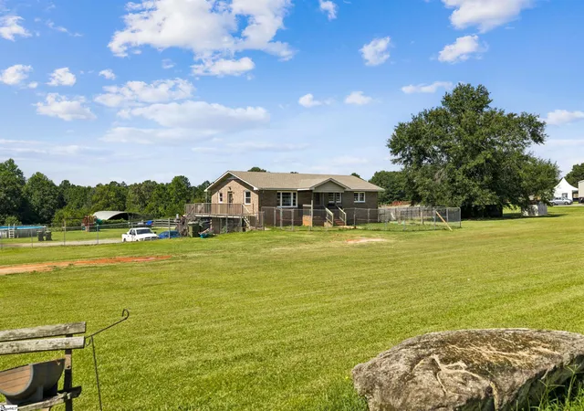 Photo 1 of Single family home for sale at 1055 Little Mountain Rd, Wellford, SC 29385 | MLS# 1604517 | Listing updated on 2026-09-23