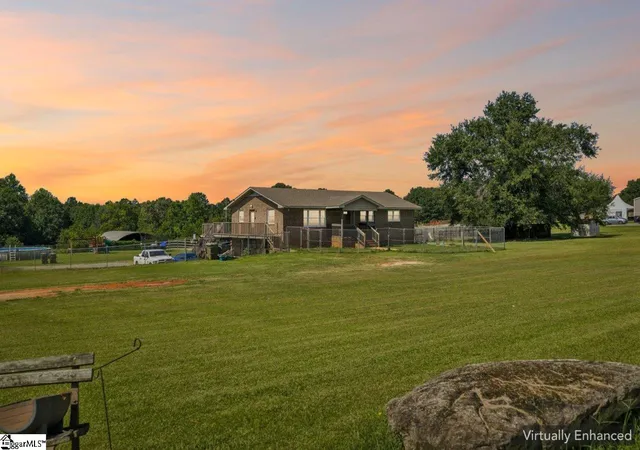 Photo 2 of Single family home for sale at 1055 Little Mountain Rd, Wellford, SC 29385 | MLS# 1604517 | Listing updated on 2026-09-23