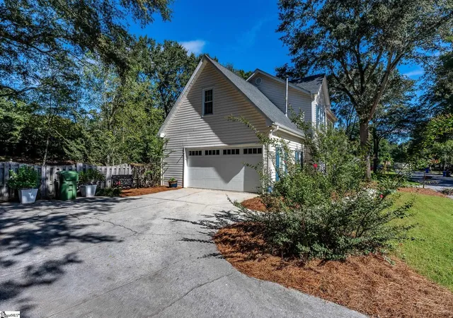 Photo 3 of Single family home for sale at 332 Bethel Way, Simpsonville, SC 29681 | MLS# 1605282 | Listing updated on 2026-10-03