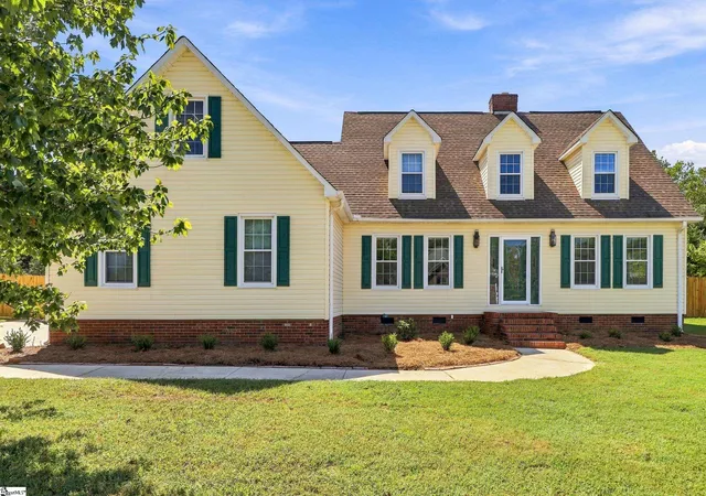 Photo 1 of Single family home for sale at 101 Hunters Woods Dr, Simpsonville, SC 29680 | MLS# 1604816 | Listing updated on 2026-10-06