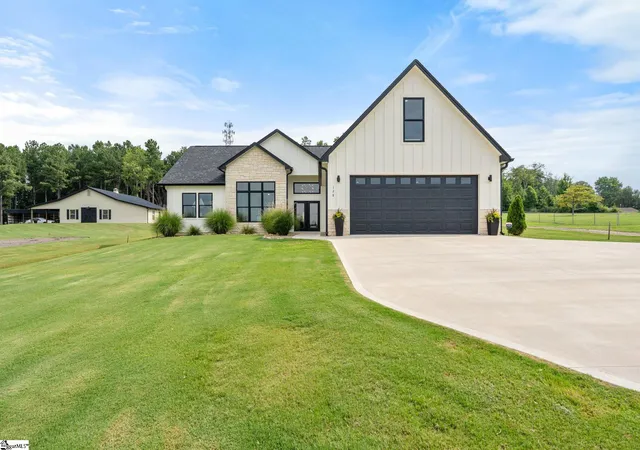 Photo 2 of Single family home for sale at 128 Cothran Rd, Inman, SC 29349 | MLS# 1601680 | Listing updated on 2026-10-20