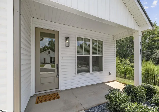 Photo 3 of Single family home for sale at 4015 Old Brooks Ct, Greer, SC 29651 | MLS# 1603374 | Listing updated on 2026-09-11