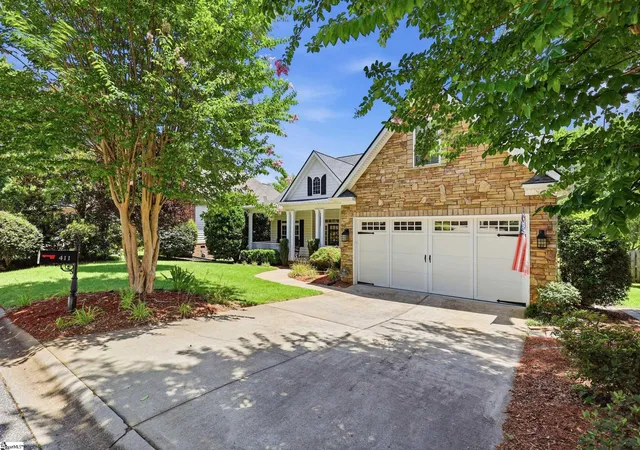 Photo 3 of Single family home for sale at 411 Kilgore Farms Cir, Simpsonville, SC 29681 | MLS# 1604410 | Listing updated on 2026-09-21