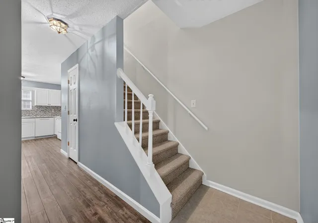 Photo 3 of Single family home for sale at 109 Twin Falls Dr, Simpsonville, SC 29680 | MLS# 1597053 | Listing updated on 2026-09-17