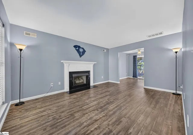 Photo 3 of Single family home for sale at 109 Twin Falls Dr, Simpsonville, SC 29680 | MLS# 1597053 | Listing updated on 2026-09-17