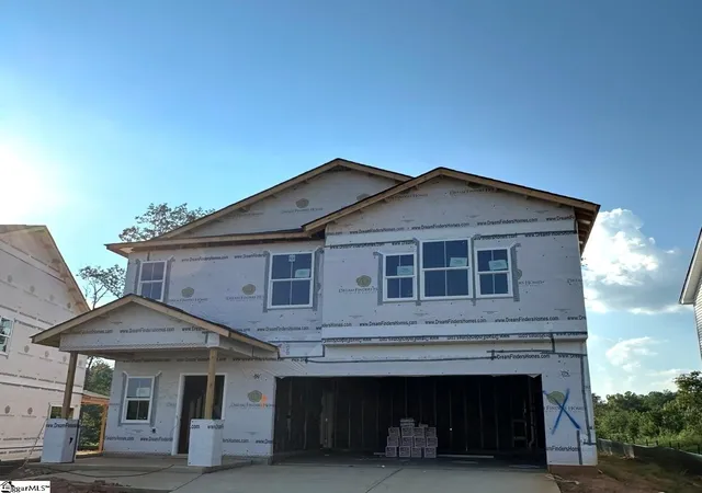 Photo 2 of Single family home for sale at 208 Gumwood Cir, Gaffney, SC 29341 | MLS# 1603017 | Listing updated on 2026-09-04