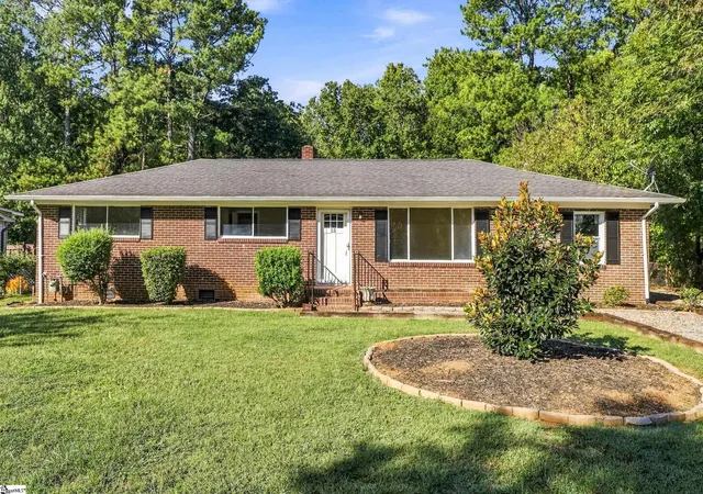 Photo 1 of Sale Pending at 15 Knox St, Greenville, SC 29605 | MLS# 1606082 | Listing updated on 2026-10-13