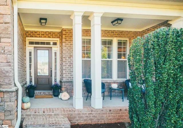 Photo 3 of Single family home for sale at 201 Gracefield Ct, Greer, SC 29650 | MLS# 1604127 | Listing updated on 2026-09-18