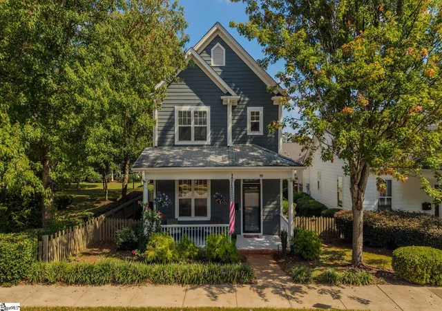 Photo 2 of Single family home for sale at 111 Mallard St, Greenville, SC 29601 | MLS# 1604255 | Listing updated on 2026-10-24