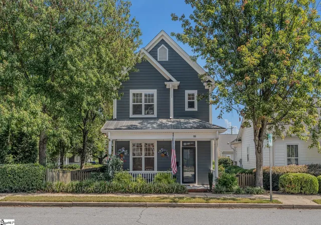 Photo 3 of Single family home for sale at 111 Mallard St, Greenville, SC 29601 | MLS# 1604255 | Listing updated on 2026-10-24