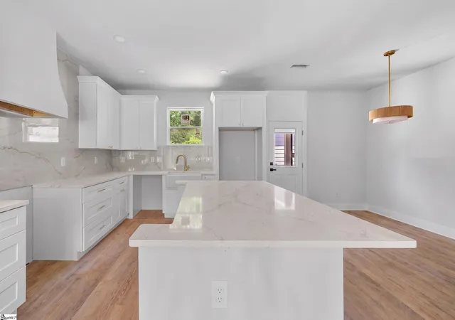 Photo 3 of Single family home for sale at 33 Happy Ave, Greenville, SC 29609 | MLS# 1602640 | Listing updated on 2026-09-01