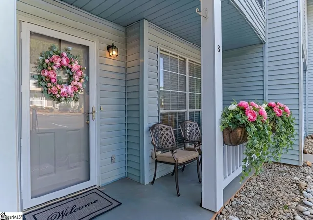 Photo 3 of Townhouse for sale at 8 Bear Grass Ct, Greenville, SC 29605 | MLS# 1602935 | Listing updated on 2026-10-26