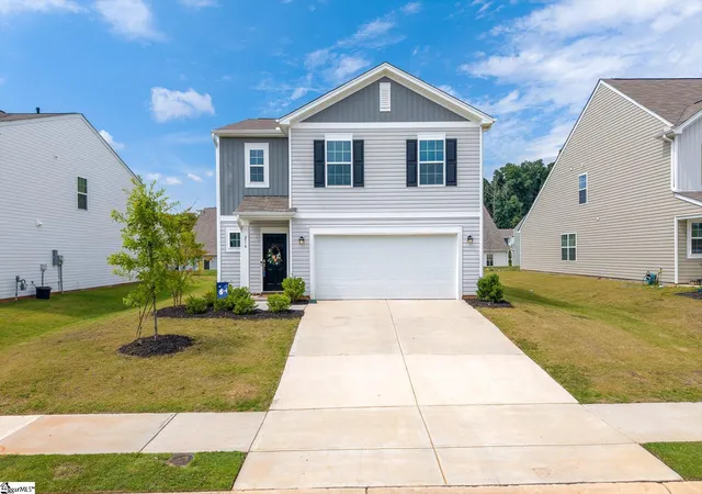 Photo 2 of Single family home for sale at 216 Wintersweet Wy, Greenville, SC 29605 | MLS# 1597598 | Listing updated on 2026-09-13