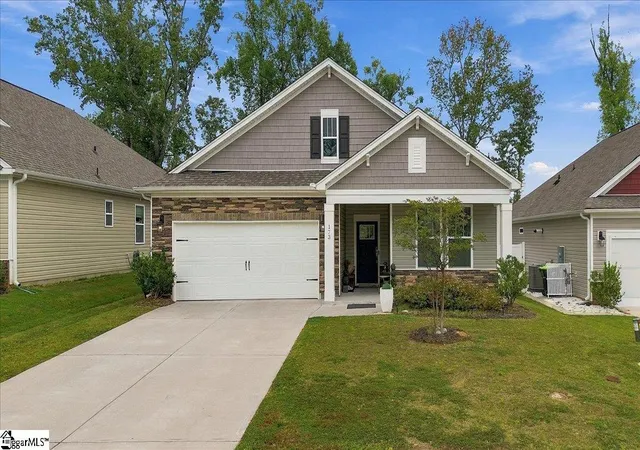 Photo 1 of Single family home for sale at 173 Dodd Trl, Greenville, SC 29605 | MLS# 1604987 | Listing updated on 2026-10-26
