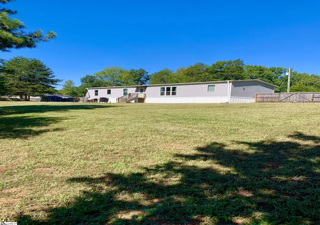 Photo 2 of Manufactured home for sale at 117 Marion St, Piedmont, SC 29673 | MLS# 1605551 | Listing updated on 2026-10-09