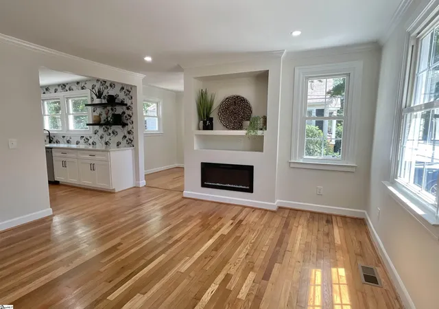 Photo 2 of Single family home for sale at 15 Orlando Ave, Greenville, SC 29609 | MLS# 1601228 | Listing updated on 2026-10-27