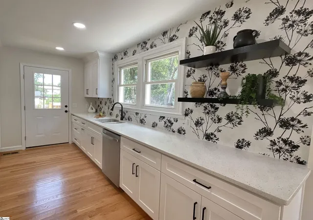 Photo 3 of Single family home for sale at 15 Orlando Ave, Greenville, SC 29609 | MLS# 1601228 | Listing updated on 2026-10-27