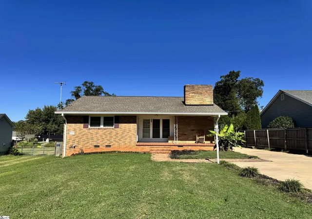 Photo 1 of Single family home for sale at 533 Alamo St, Spartanburg, SC 29303 | MLS# 1605484 | Listing updated on 2026-10-05