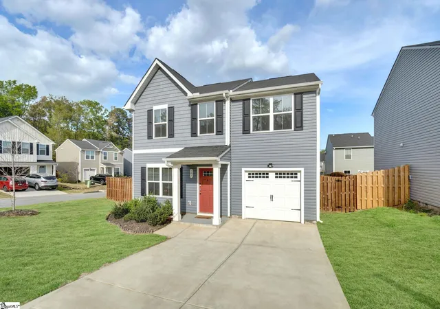 Photo 3 of Single family home for sale at 501 Mills Hl Way, Greenville, SC 29605 | MLS# 1604114 | Listing updated on 2026-10-07