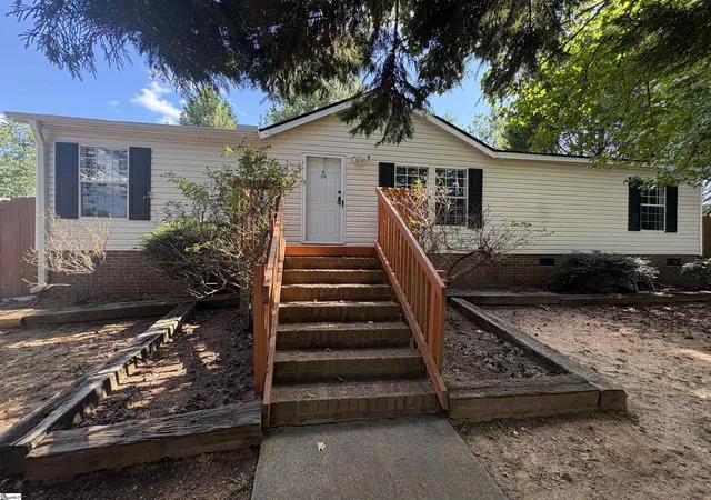 Photo 2 of Single family home for sale at 38 Raisinwood Dr, Simpsonville, SC 29681 | MLS# 1603655 | Listing updated on 2026-09-12