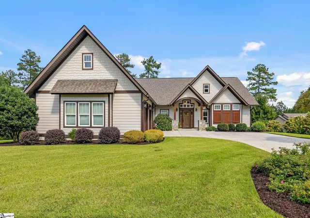 Photo 1 of Single family home for sale at 4 Tee Box Ln, Travelers Rest, SC 29690 | MLS# 1605525 | Listing updated on 2026-10-17