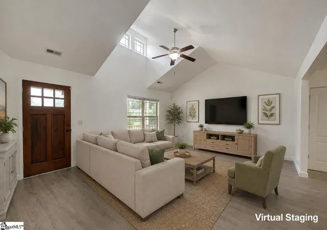 Photo 4 of Single family home for sale at 129 Hurst Ave, Anderson, SC 29625 | MLS# 1602670 | Listing updated on 2026-09-16