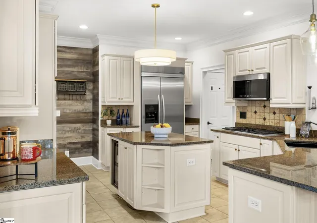 Photo 2 of Single family home for sale at 24 Appian Cir, Simpsonville, SC 29681 | MLS# 1603317 | Listing updated on 2026-09-09