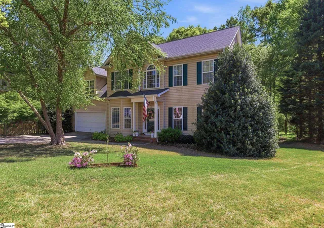 Photo 1 of Single family home for sale at 3 Chestnut Hl Pl, Simpsonville, SC 29680 | MLS# 1604298 | Listing updated on 2026-10-12