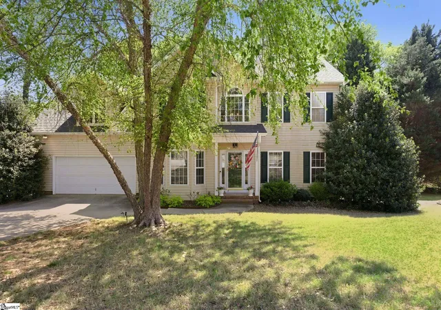 Photo 3 of Single family home for sale at 3 Chestnut Hl Pl, Simpsonville, SC 29680 | MLS# 1604298 | Listing updated on 2026-10-12