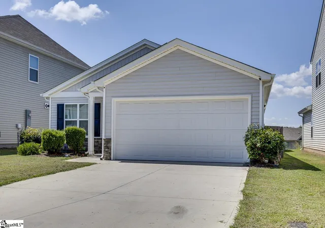 Photo 3 of Single family home for sale at 15 Chalet Ct, Anderson, SC 29621 | MLS# 1602758 | Listing updated on 2026-09-05