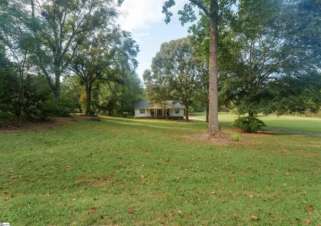 Photo 2 of Single family home for sale at 646 Gum Springs Rd, Taylors, SC 29687 | MLS# 1603214 | Listing updated on 2026-09-09