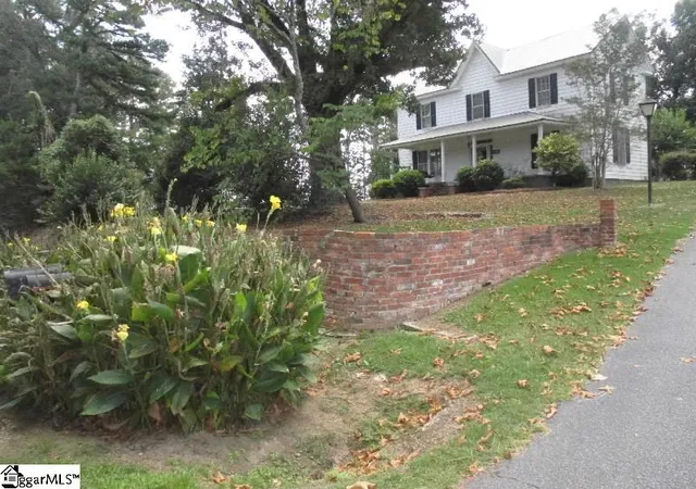 Photo 1 of Single family home for sale at 222 Nation Rd, Hodges, SC 29653 | MLS# 1603139 | Listing updated on 2026-09-10