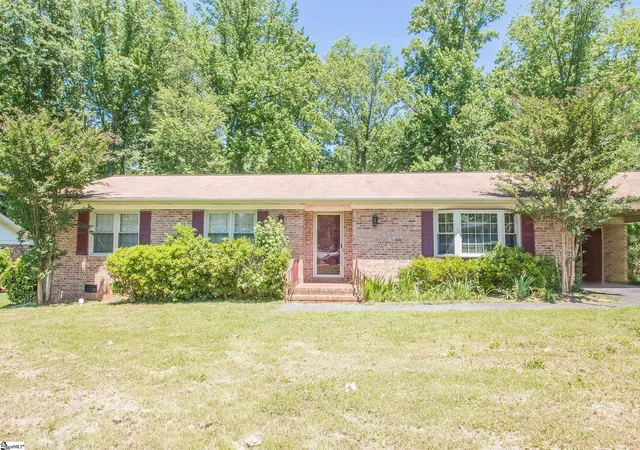 Photo 1 of Single family home for sale at 631 Pine Hl Dr, Boiling Springs, SC 29316 | MLS# 1604642 | Listing updated on 2026-10-21