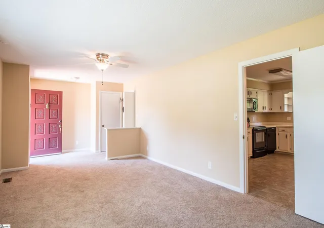 Photo 3 of Single family home for sale at 631 Pine Hl Dr, Boiling Springs, SC 29316 | MLS# 1604642 | Listing updated on 2026-10-21
