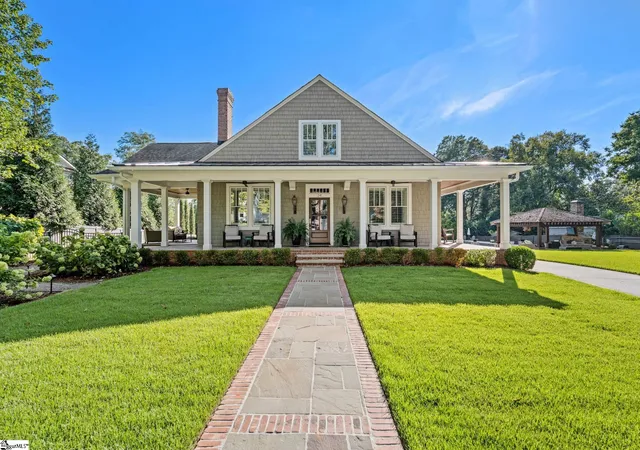 Photo 2 of Single family home for sale at 24 Highland Dr, Greenville, SC 29605 | MLS# 1600433 | Listing updated on 2026-09-17