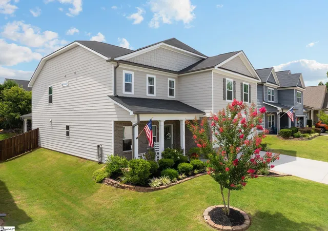 Photo 3 of Single family home for sale at 406 Grantleigh Ct, Simpsonville, SC 29680 | MLS# 1596151 | Listing updated on 2026-09-05